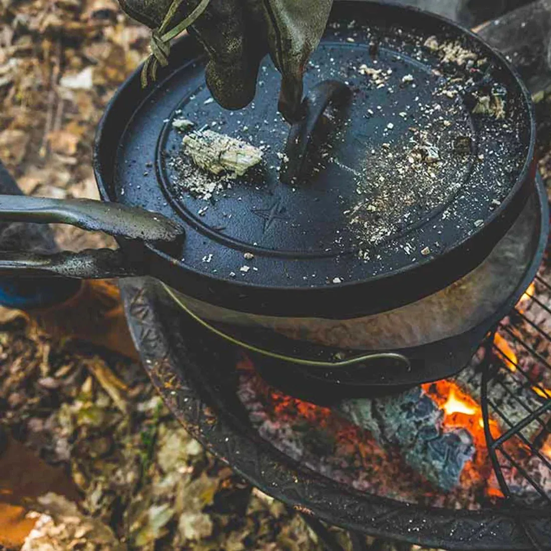 Barebones Cast Iron Dutch Oven  - 10 Inch