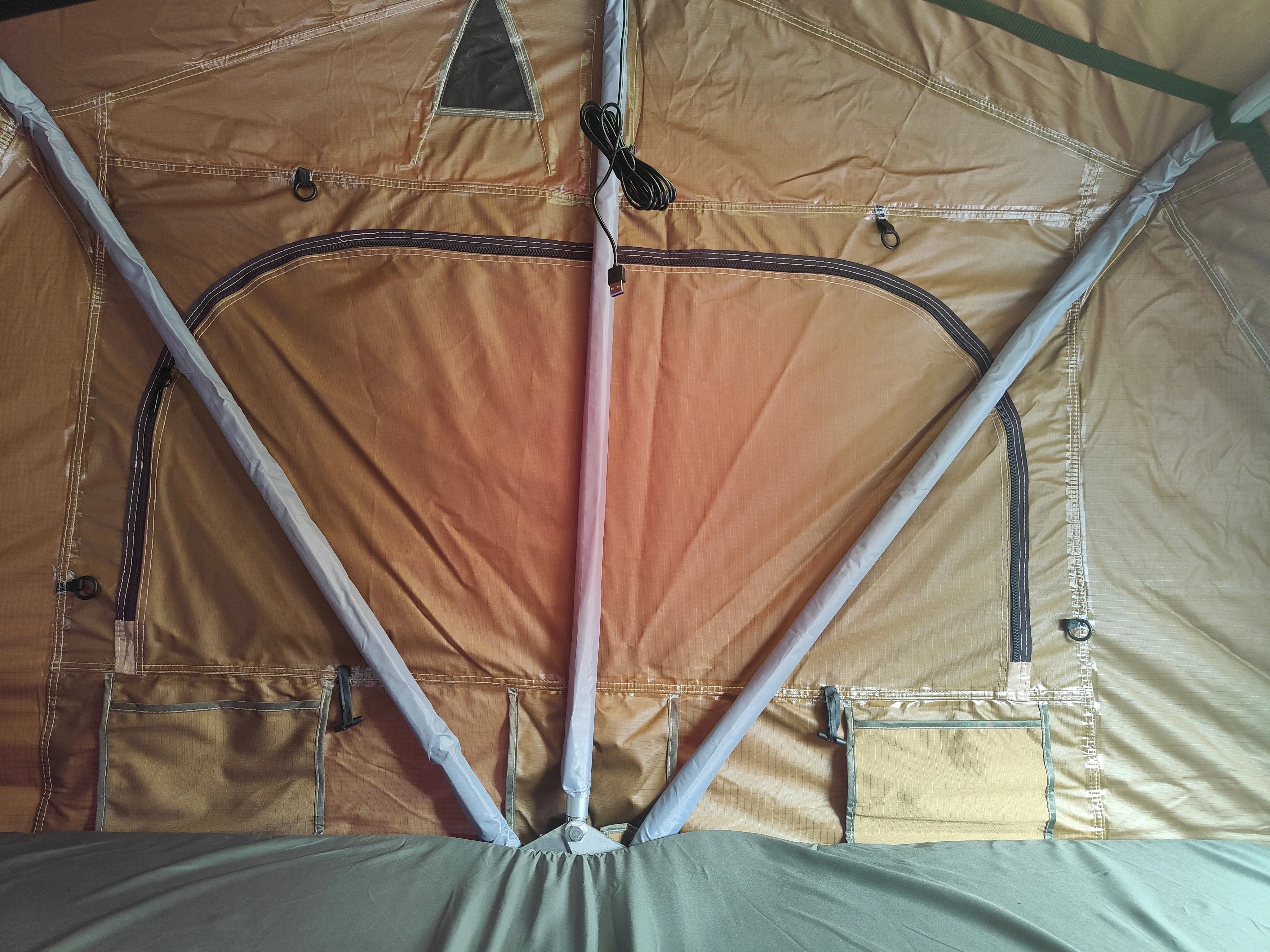 (BLACK FRIDAY)KIWIKINGS(TENT ANNEX) CLASSIC ROOF TOP TENT SOFT TOP ROOF TENT