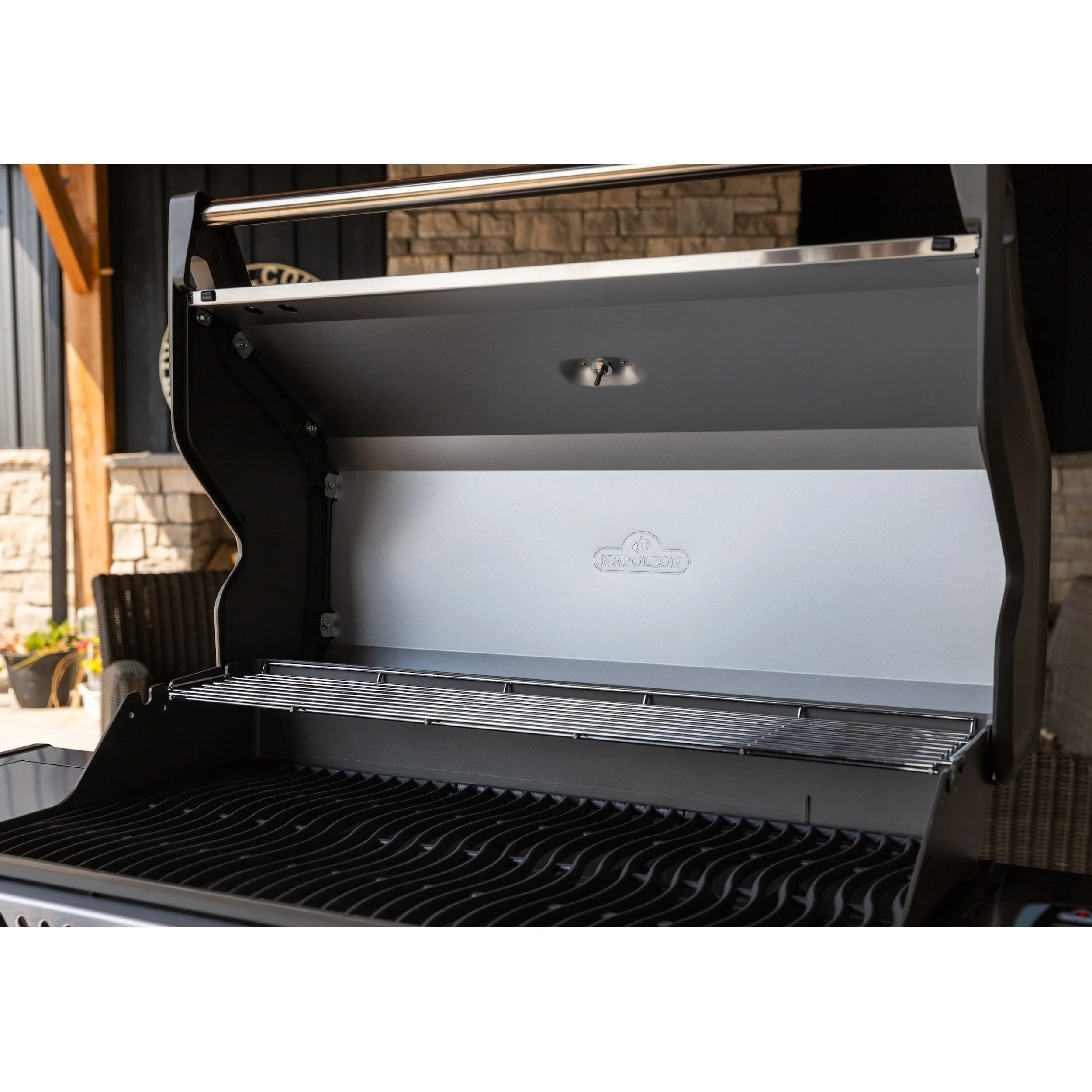 Napoleon | Rogue XT 425 SIB With Infrared Side Burner