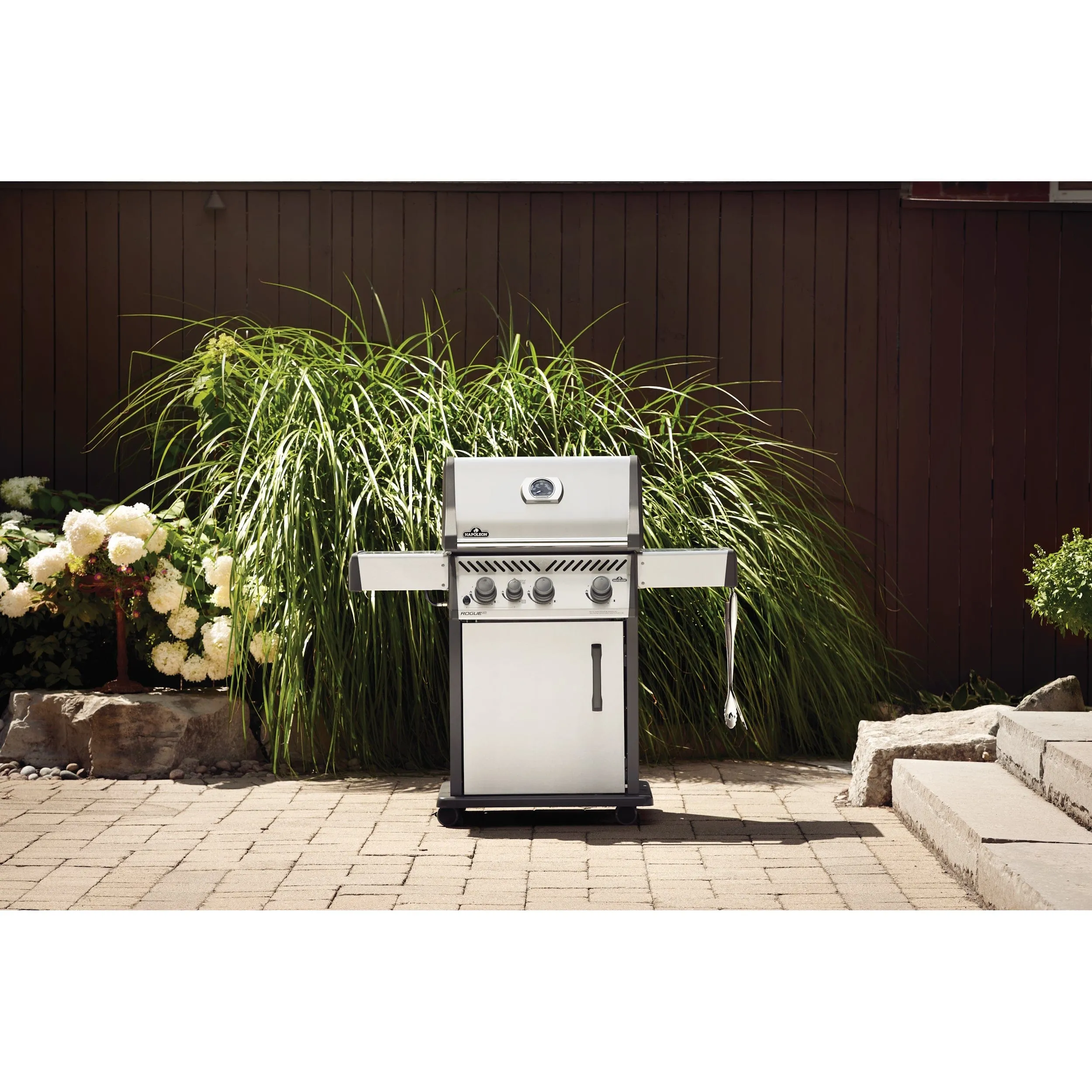 Napoleon | Rogue XT 425 SIB With Infrared Side Burner