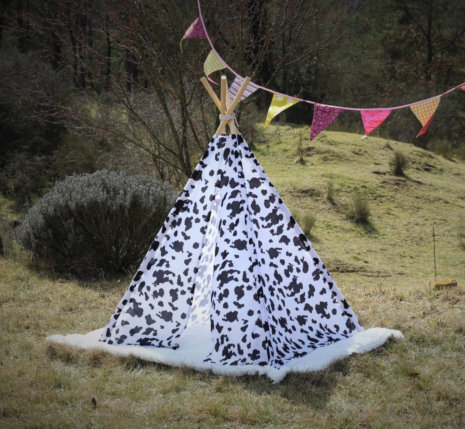 tipi / tepee / tipi / teepee Tent Cow Motive . 4 POLES INCLUDED