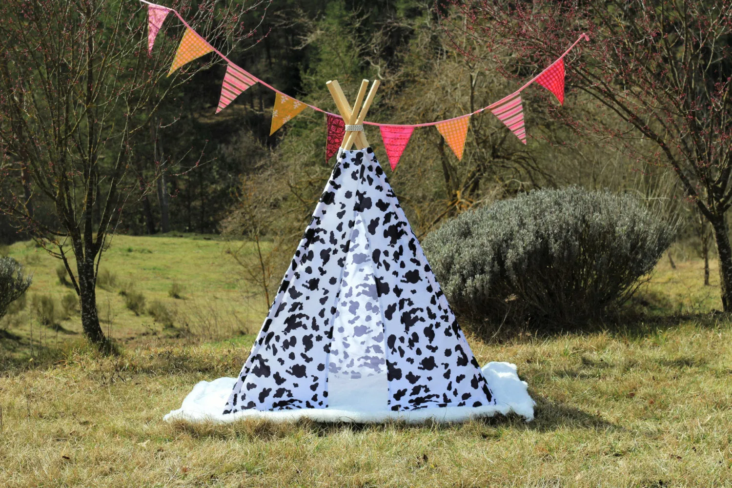 tipi / tepee / tipi / teepee Tent Cow Motive . 4 POLES INCLUDED