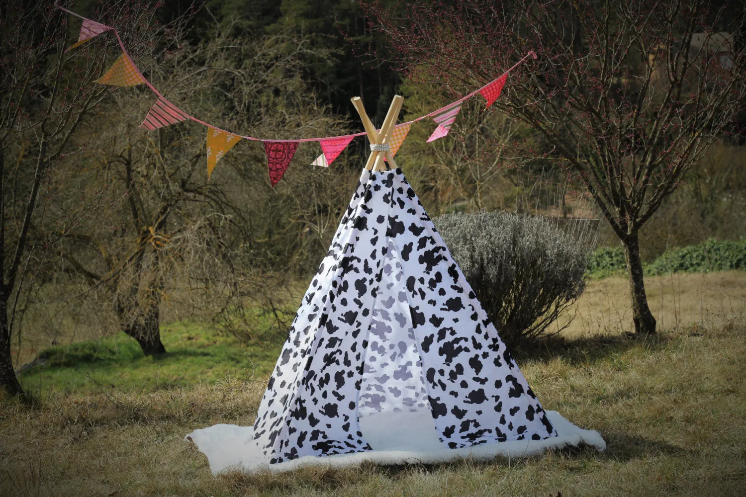 tipi / tepee / tipi / teepee Tent Cow Motive . 4 POLES INCLUDED