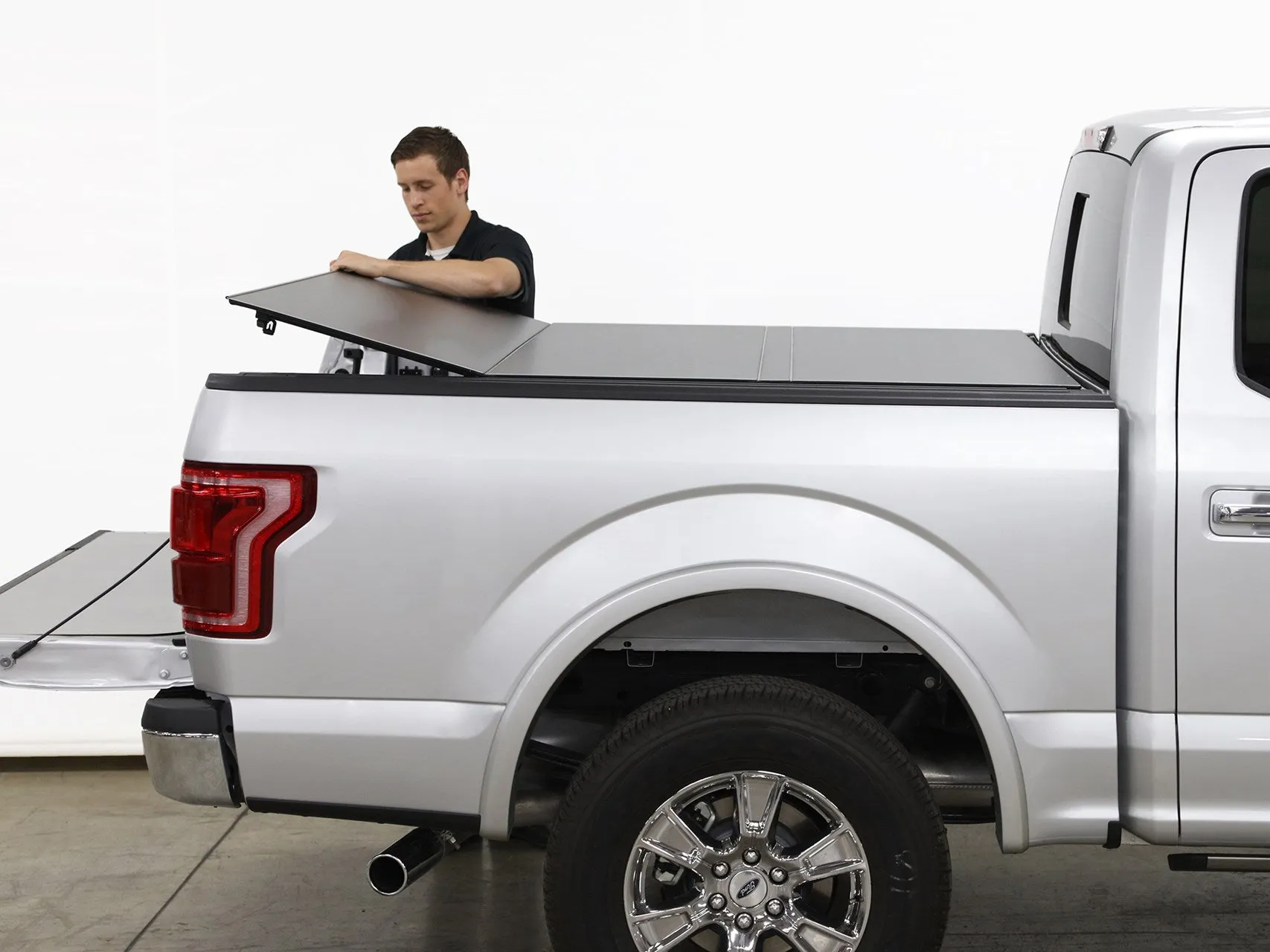 WeatherTech AlloyCover Hard Tri-Fold Bed Cover - 2017  Raptor